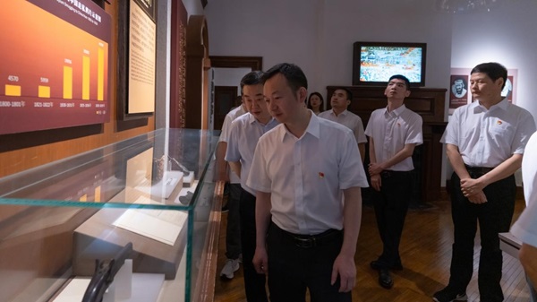 �����������¾�����˹��