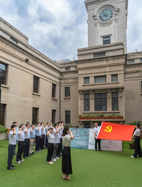 �����������¾�����˹��