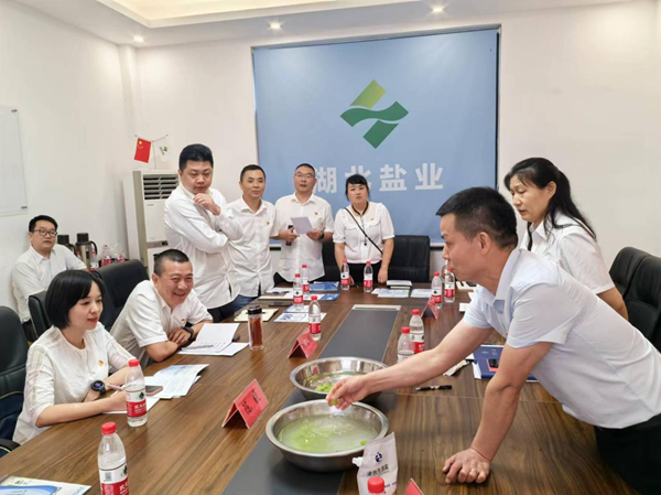 �����������¾�����˹��