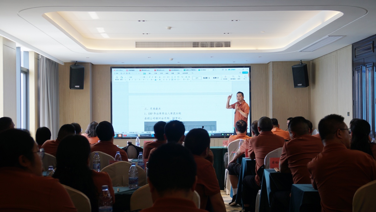 �����������¾�����˹��