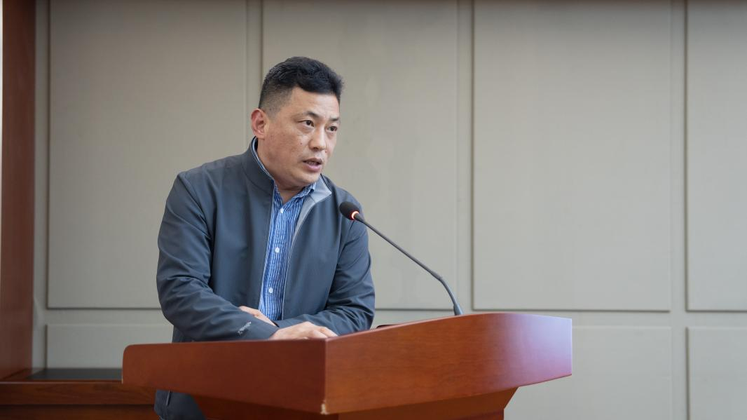 �����������¾�����˹��