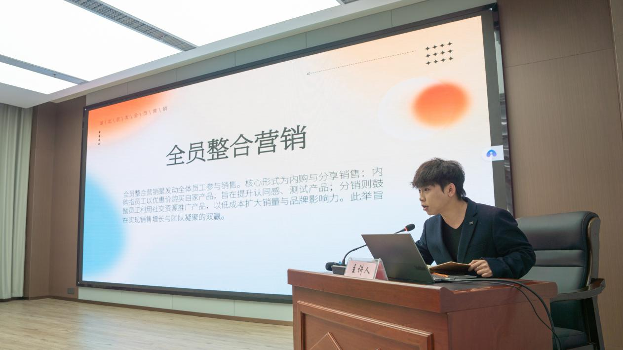 �����������¾�����˹��