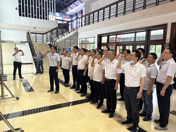 �����������¾�����˹��