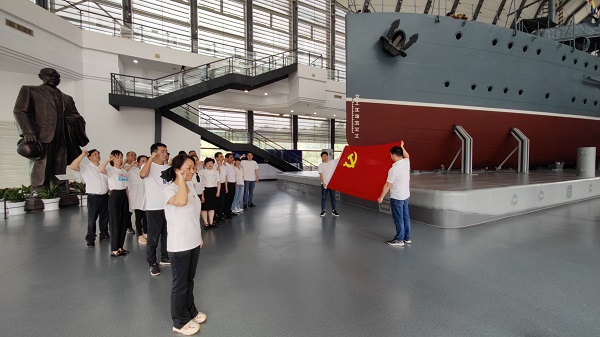 �����������¾�����˹��