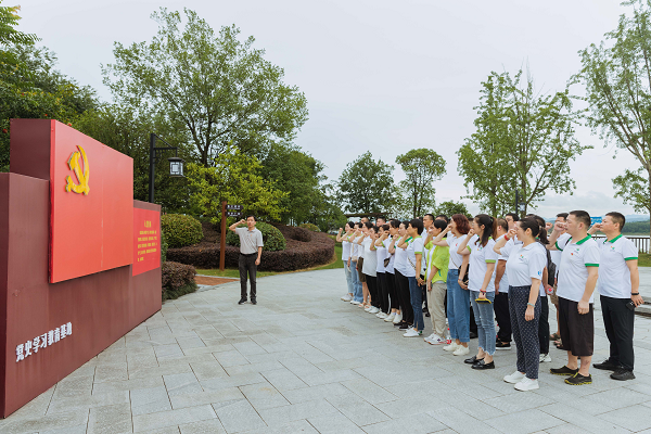 �����������¾�����˹��