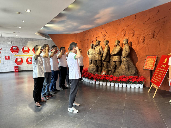 �����������¾�����˹��