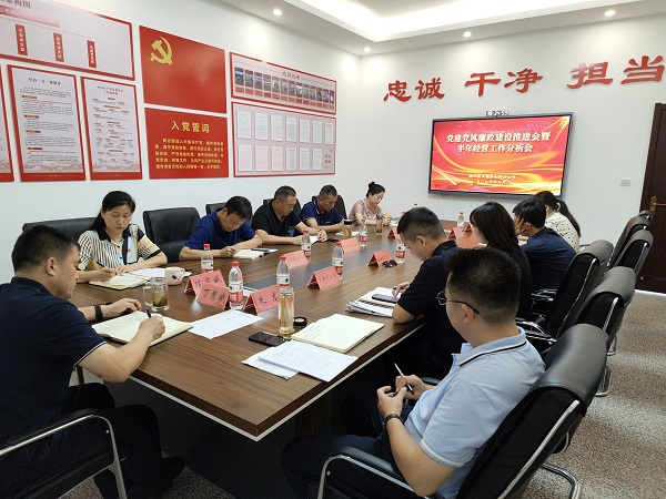 �����������¾�����˹��