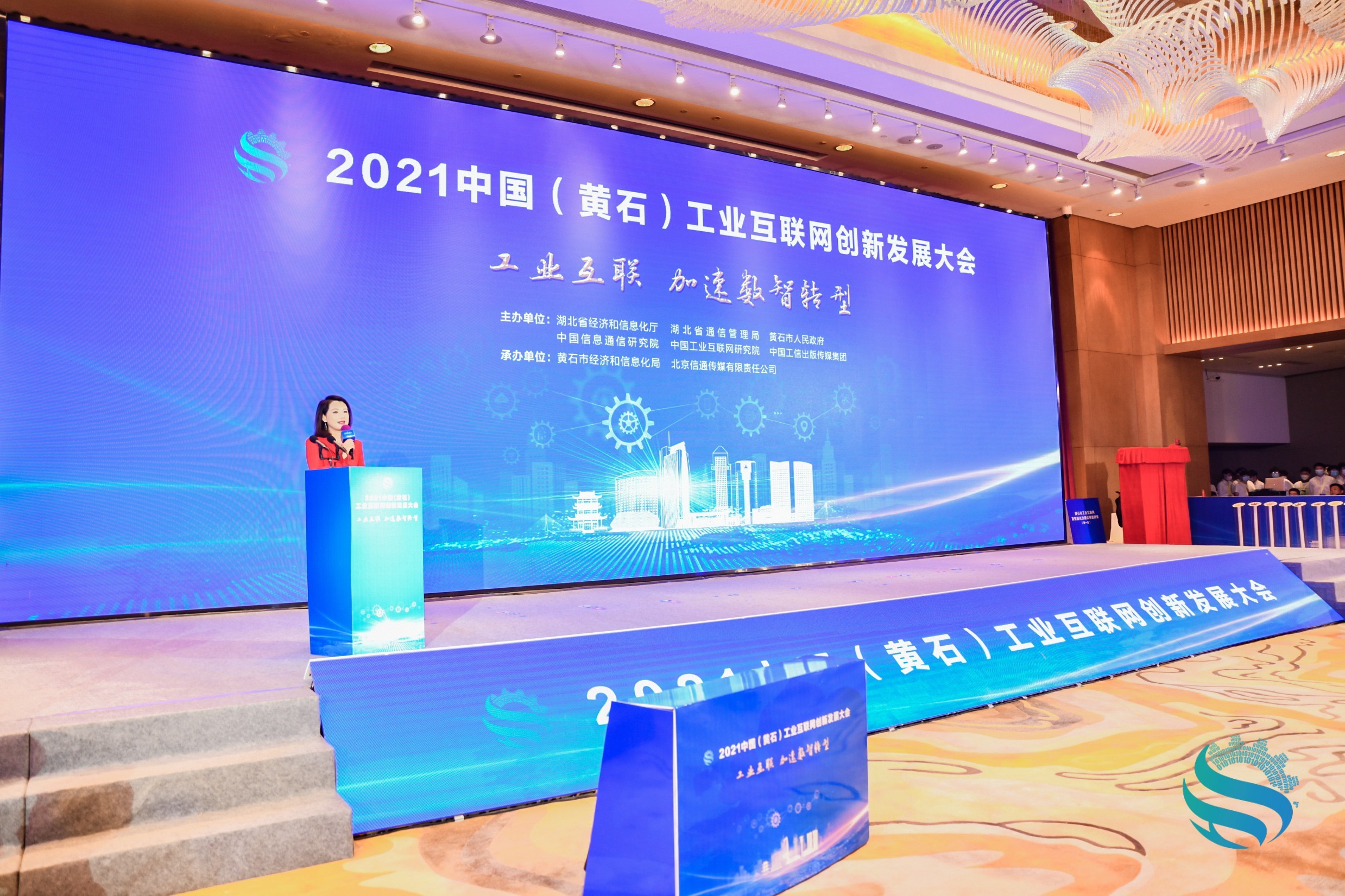 �����������¾�����˹��